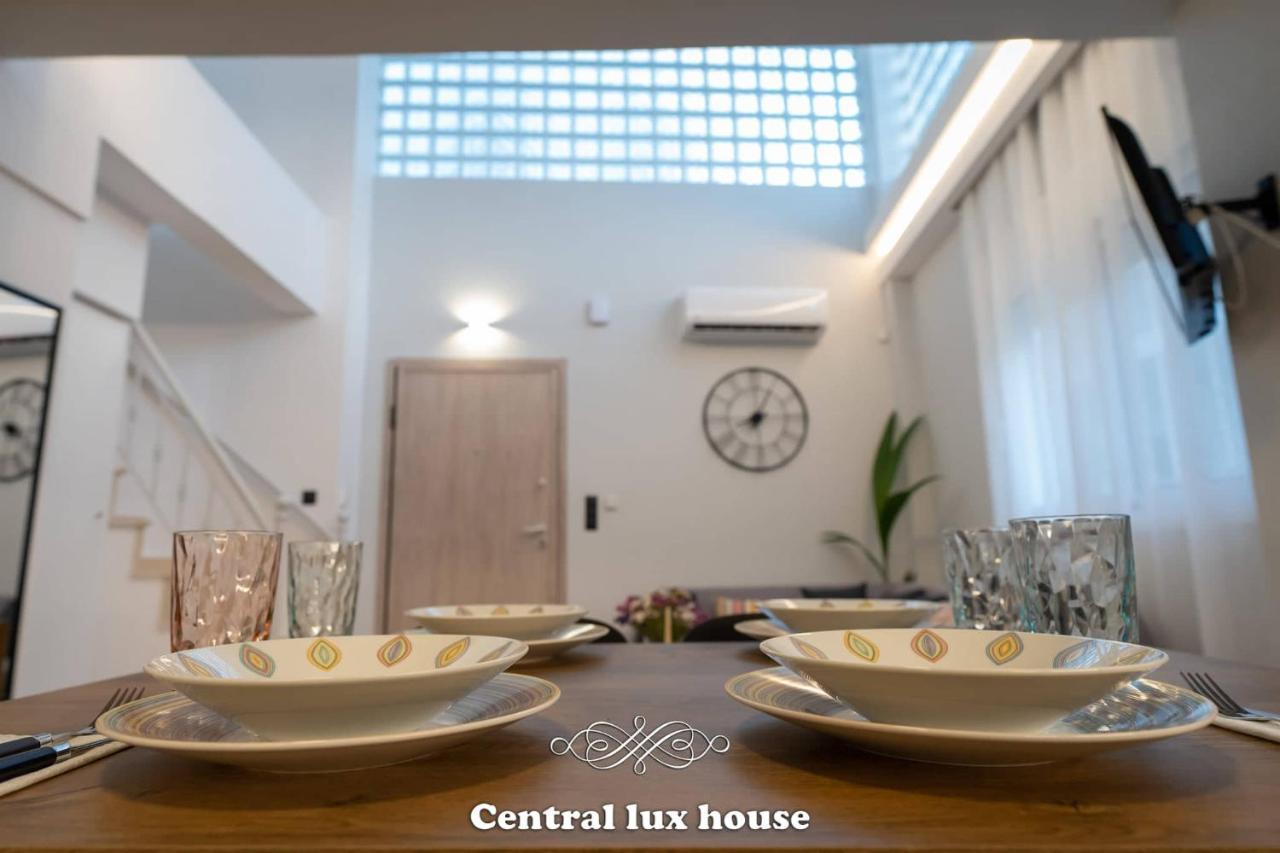 Central Lux House Kalamáta Buitenkant foto